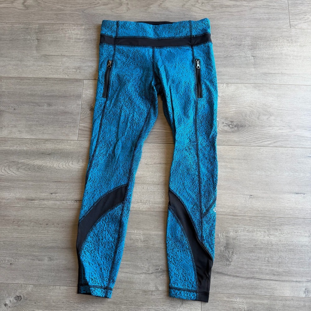 Lululemon Inspire Tight II - Spray Jacquard Shocking Blue Black / Black - size 6
